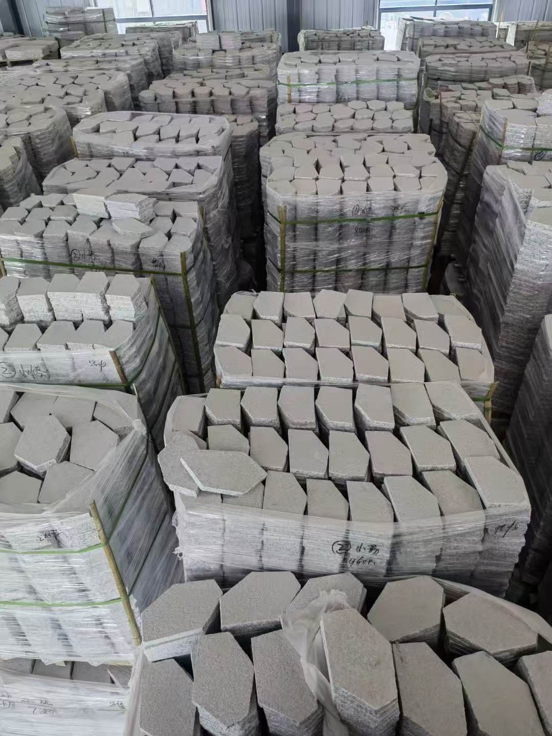 葫芦岛芝麻白石材冰裂纹，碎拼。